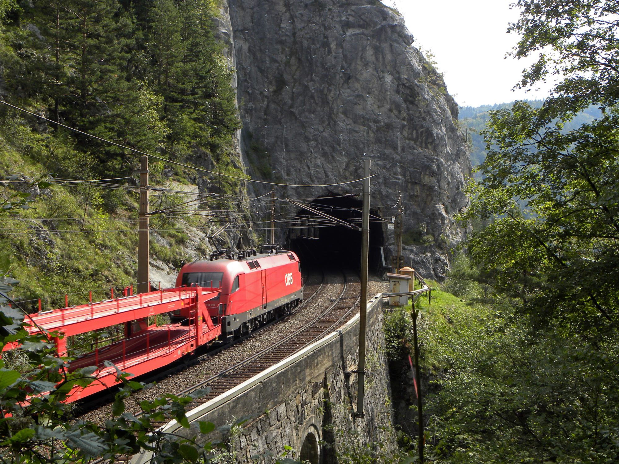 Semmeringbahn, Breitenstein (Photo license: CC-BY-SA 3.0)